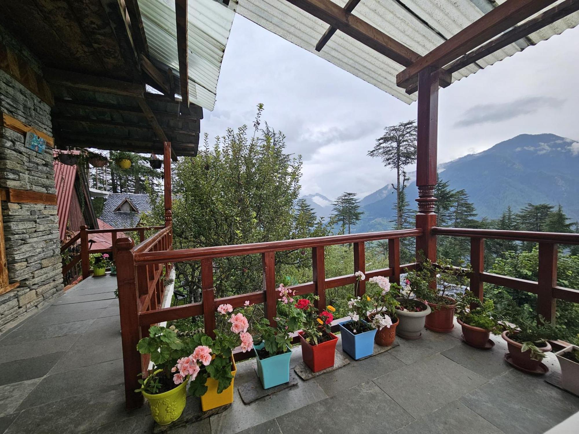 Ishan Log Huts-A Boutique Home Stay Banjār Exterior foto